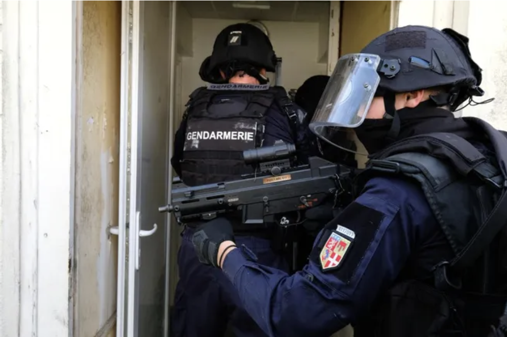 Un Issoirien placé en détention provisoire pour un coup de couteau